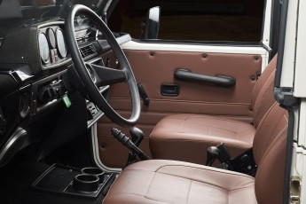 1-008-Convertible-Mercedes-G-250-085109