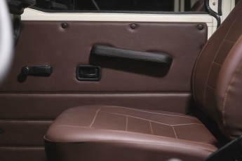 2A-033-Convertible-Mercedes-G-250-080095_2