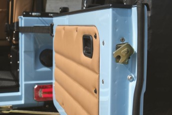 2B-030-Convertible-Mercedes-G-250-082249