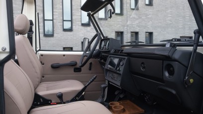 1-004-Convertible-Mercedes-G-250-069469