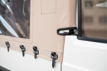 2B-041-Convertible-Mercedes-G-250-069469