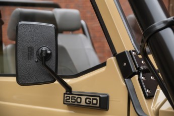 2B-016-Convertible-Mercedes-G-250-088714