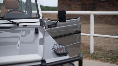 1-004-Convertible-Mercedes-G-250-082889