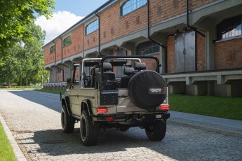 2B-008-Convertible-Mercedes-G-250-082070