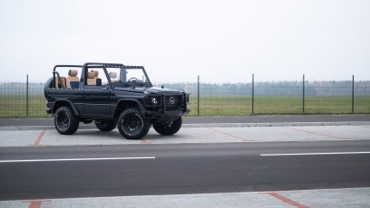 1-002-Vintage-Mercedes-GWagon-MidnightBlue-080489