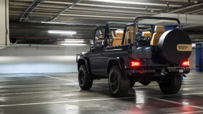 1-003-Vintage-Mercedes-GWagon-MidnightBlue-080489