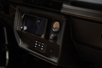 2A-027-Vintage-Mercedes-GWagon-MidnightBlue-080489