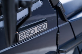 2B-050-Vintage-Mercedes-GWagon-MidnightBlue-080489