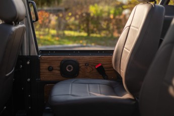 2B-067-Custom-Mercedes-GWagon-MojaveSilver-080462