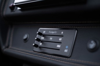 2B-086-Vintage-Mercedes-GWagon-MidnightBlue-080489