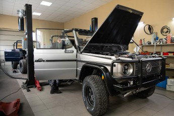 3-003-Custom-Mercedes-GWagon-MojaveSilver-080462