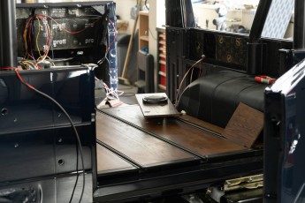 3-012-Vintage-Mercedes-GWagon-MidnightBlue-080489