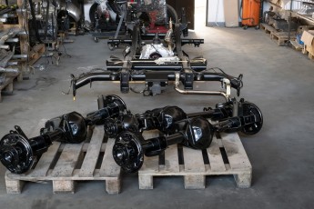 3-042-Vintage-Mercedes-GWagon-MidnightBlue-080489