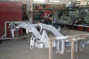 3-047-Custom-Mercedes-GWagon-MojaveSilver-080462