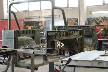 3-067-Custom-Mercedes-GWagon-MojaveSilver-080462