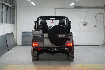 2A-006-Convertible-Mercedes-250GD-Chalk-082098