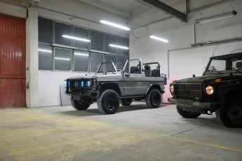 2A-009-Convertible-Mercedes-250GD-Chalk-082098