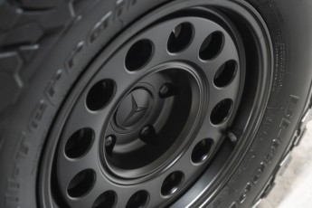 2A-034-Convertible-Mercedes-250GD-Chalk-082098