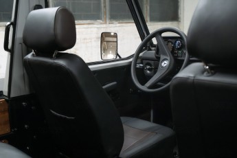 2A-042-Convertible-Mercedes-250GD-Chalk-082098