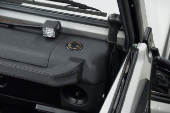 2A-043-Convertible-Mercedes-250GD-Chalk-082098