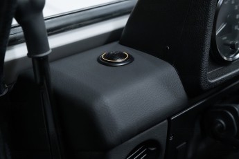 2A-048-Convertible-Mercedes-250GD-Chalk-082098