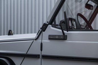 2B-013-Convertible-Mercedes-250GD-Chalk-082098