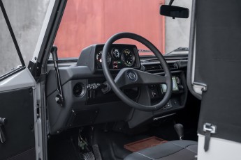 2B-036-Convertible-Mercedes-250GD-Chalk-082098