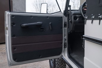 2B-037-Convertible-Mercedes-250GD-Chalk-082098