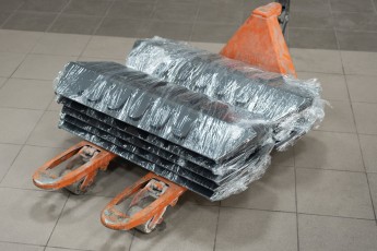 3-043-Convertible-Mercedes-250GD-Chalk-082098