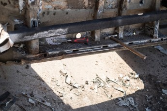 3-055-Convertible-Mercedes-250GD-Chalk-082098