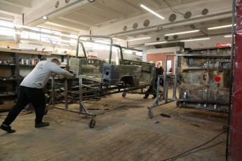 3-057-Convertible-Mercedes-250GD-Chalk-082098