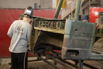 3-058-Convertible-Mercedes-250GD-Chalk-082098