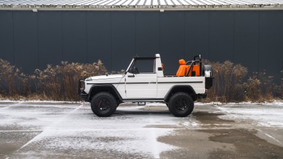 1-002-Convertible-Mercedes-250GD-DiamondWhite-085419