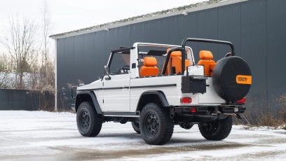 1-003-Convertible-Mercedes-250GD-DiamondWhite-085419