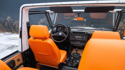 1-004-Convertible-Mercedes-250GD-DiamondWhite-085419