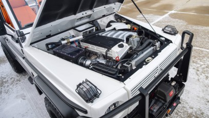 1-005-Convertible-Mercedes-250GD-DiamondWhite-085419