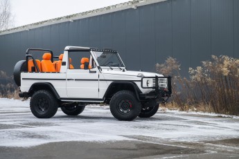 2B-011-Convertible-Mercedes-250GD-DiamondWhite-085419