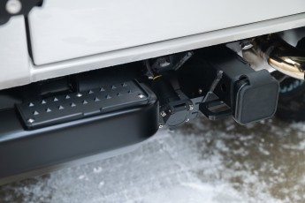 2B-024-Convertible-Mercedes-250GD-DiamondWhite-085419