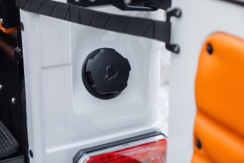 2B-026-Convertible-Mercedes-250GD-DiamondWhite-085419