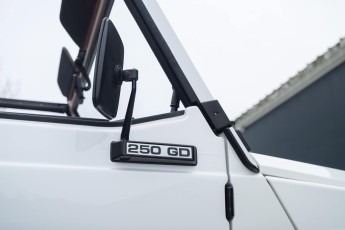 2B-029-Convertible-Mercedes-250GD-DiamondWhite-085419