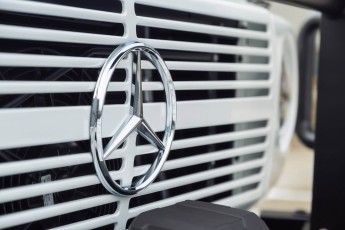 2B-040-Convertible-Mercedes-250GD-DiamondWhite-085419