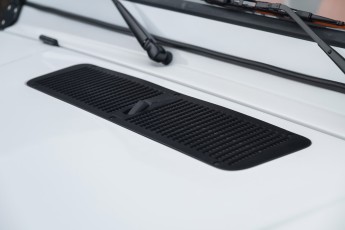 2B-045-Convertible-Mercedes-250GD-DiamondWhite-085419