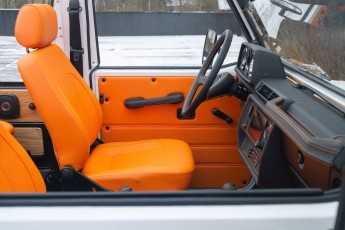 2B-050-Convertible-Mercedes-250GD-DiamondWhite-085419