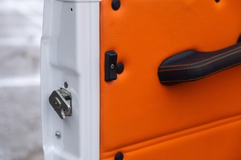 2B-057-Convertible-Mercedes-250GD-DiamondWhite-085419