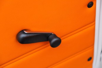 2B-058-Convertible-Mercedes-250GD-DiamondWhite-085419