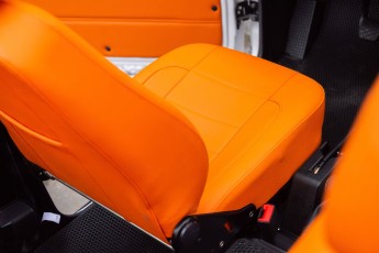 2B-060-Convertible-Mercedes-250GD-DiamondWhite-085419