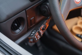 2B-076-Convertible-Mercedes-250GD-DiamondWhite-085419