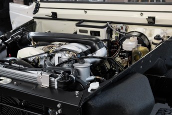 3-002-Custom-Mercedes-GWagon-White(031)-077676