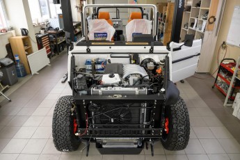 3-004-Convertible-Mercedes-250GD-DiamondWhite-085419