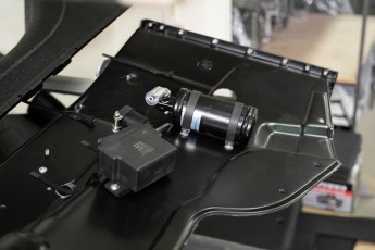 3-010-Convertible-Mercedes-250GD-DiamondWhite-085419